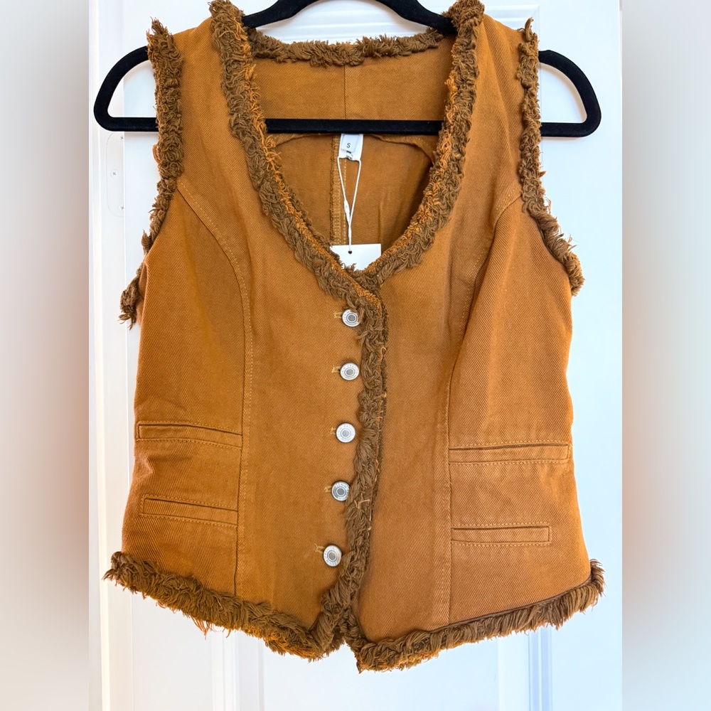 NWT Futario Washed Caramel Denim With Brass Button Stitching Vest Size Small